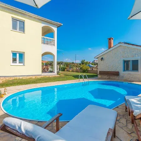 In With Outdoor Swimming Pool Holiday home *